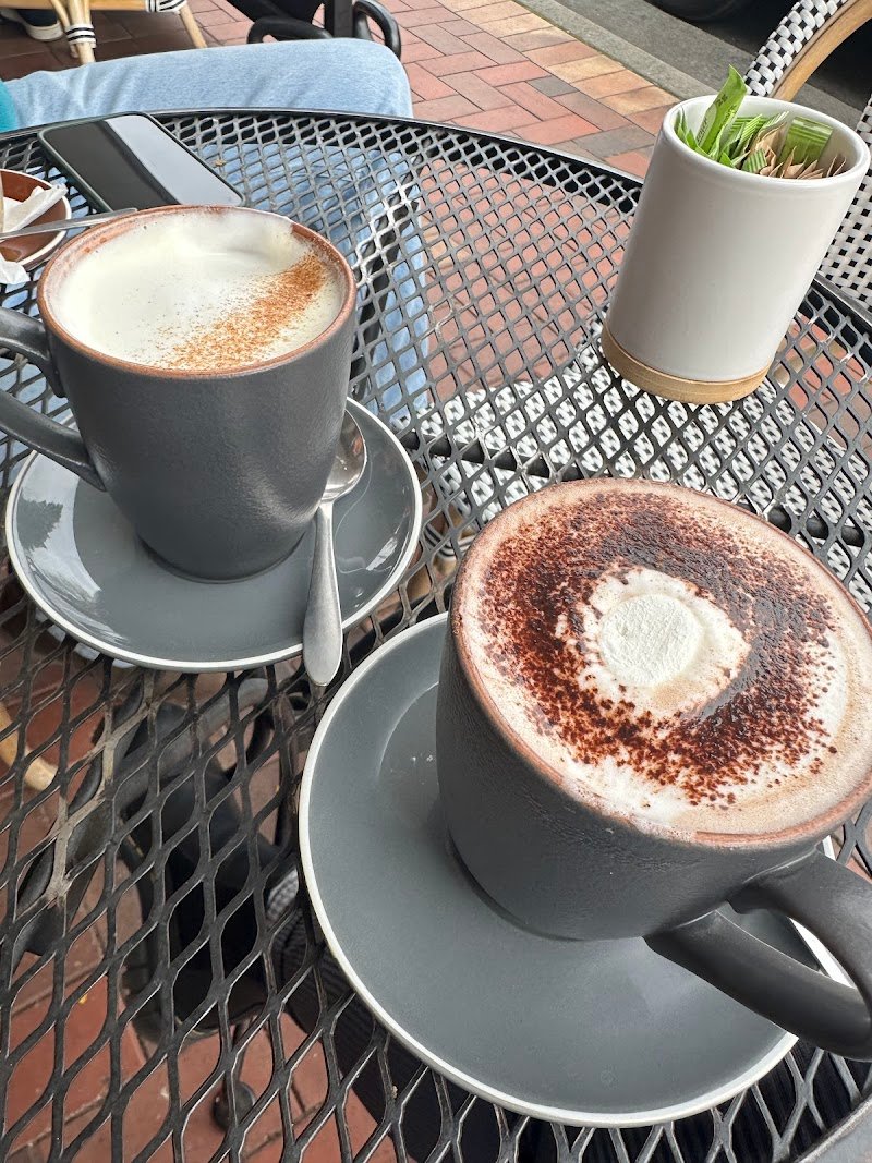 Le Cafe on St George photo 6